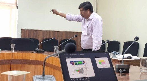 Pankaj Srivastava Taking A Lecture